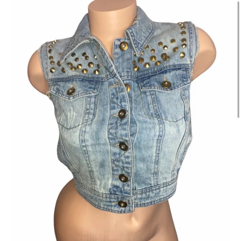 Chord slightly distressed studded cropped denim vest size XS